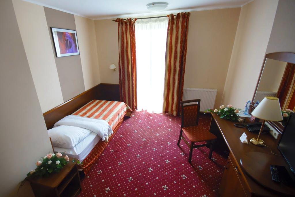 Hotel Novum&Spa Niepołomice Exterior foto